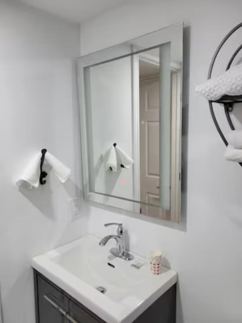 Modern Oasis In Richmond Hill, The Place For You! Apartment Exterior photo